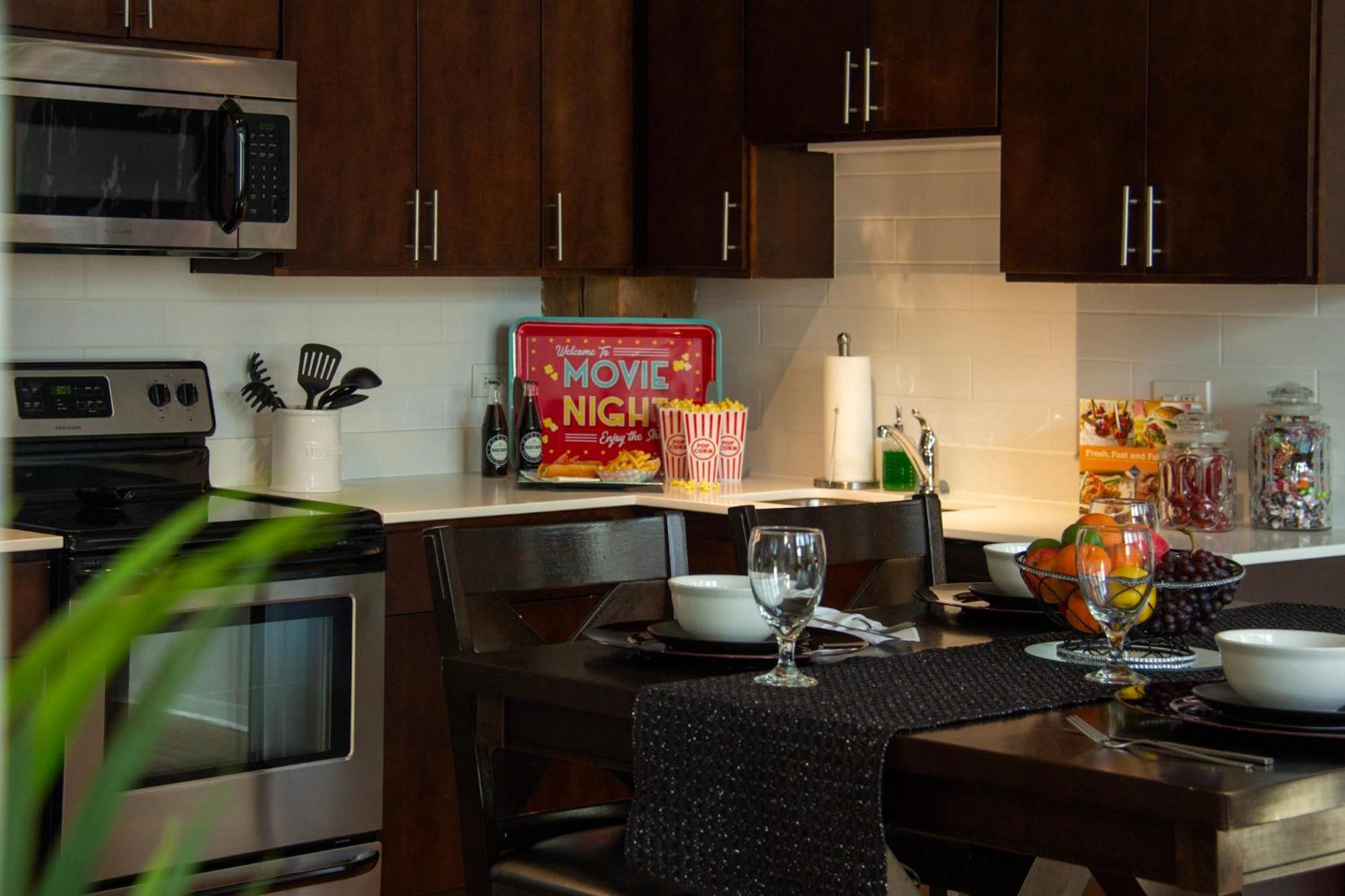 Luxery Stay Chicago - Themed Units! Close To Downtown, Mccormick Place & Wintrust Arena Exterior foto